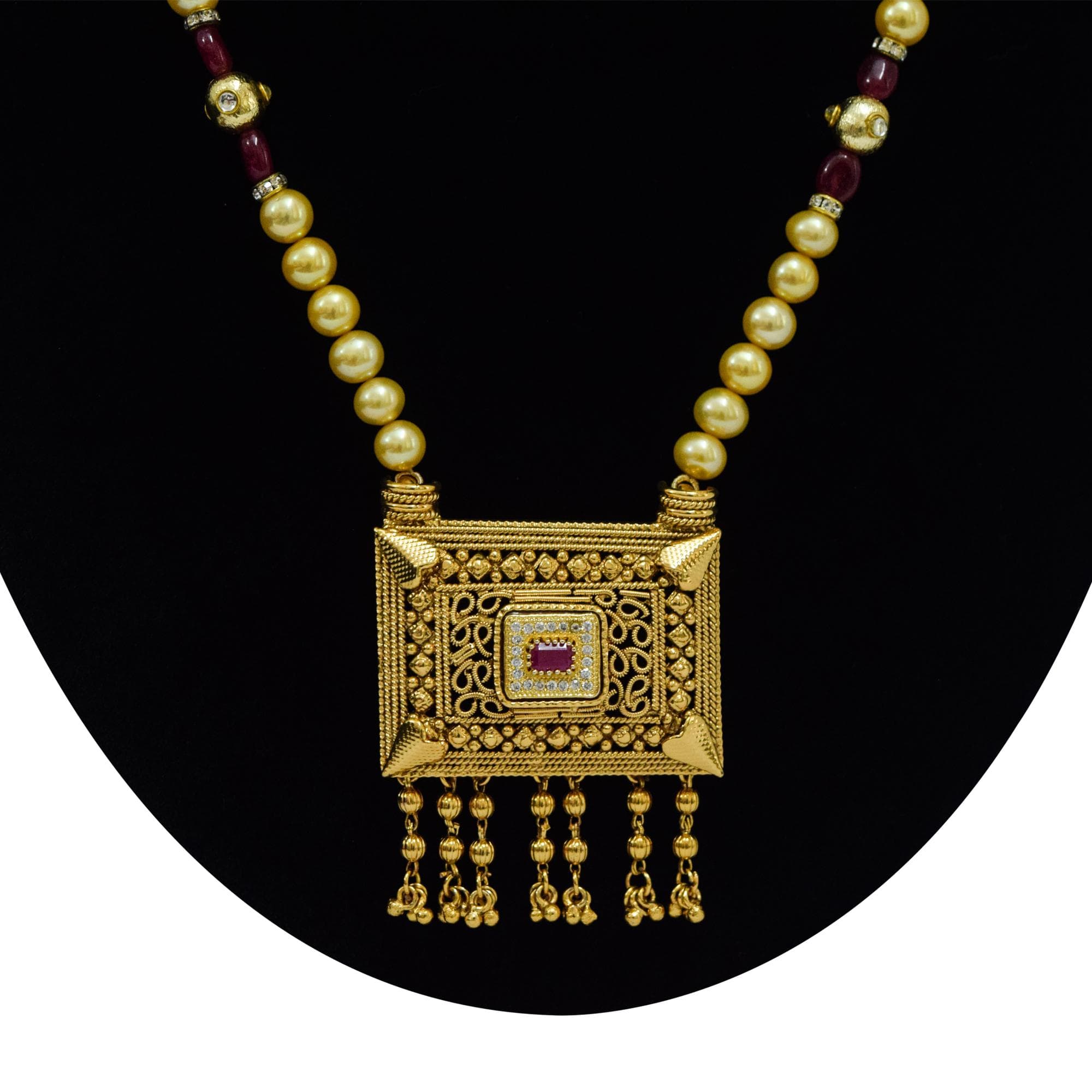 Vintage Collection - Traditional Pearl Necklace in Golden Colour Pearls - Image 2