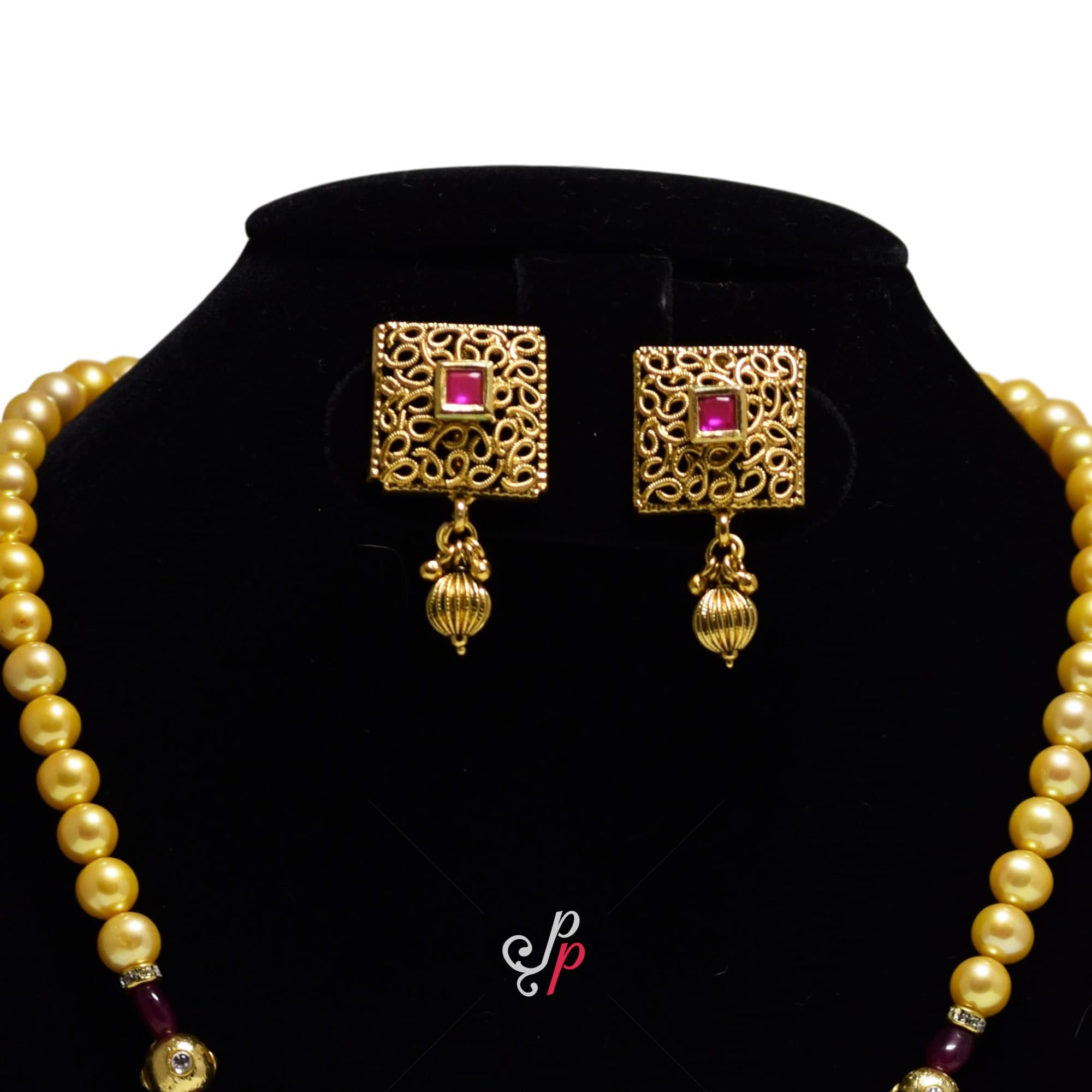 Vintage Collection - Traditional Pearl Necklace in Golden Colour Pearls - Image 3