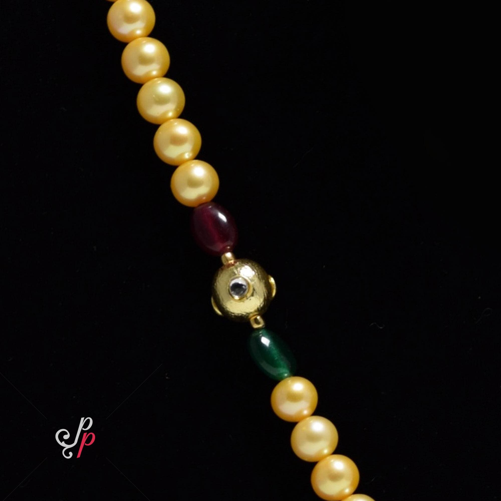 Vintage Collection - Stylish Pearl Necklace in Golden Pearls and Kundan Pendant - Image 4
