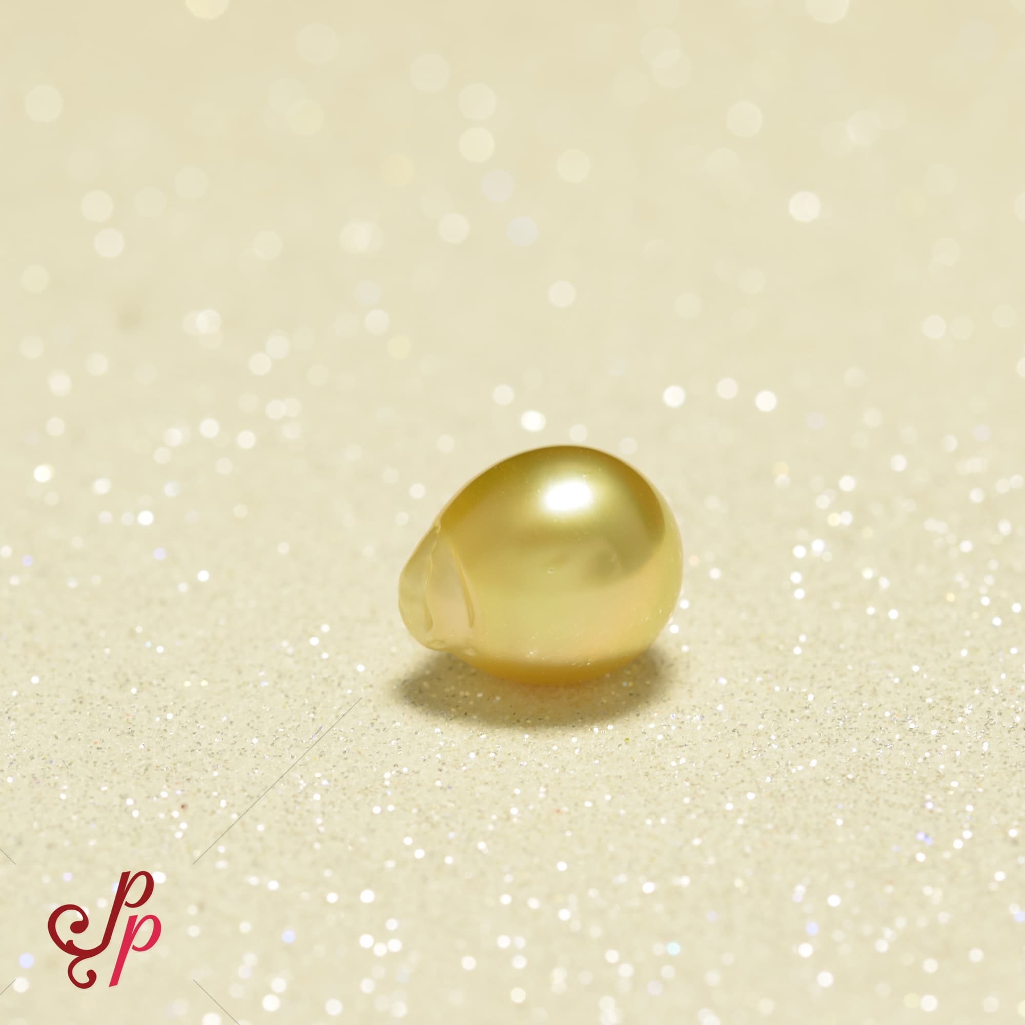 13.25 Carat - 21.2 Ratti Drop Shaped Golden Colour South Sea Pearl For Pendant