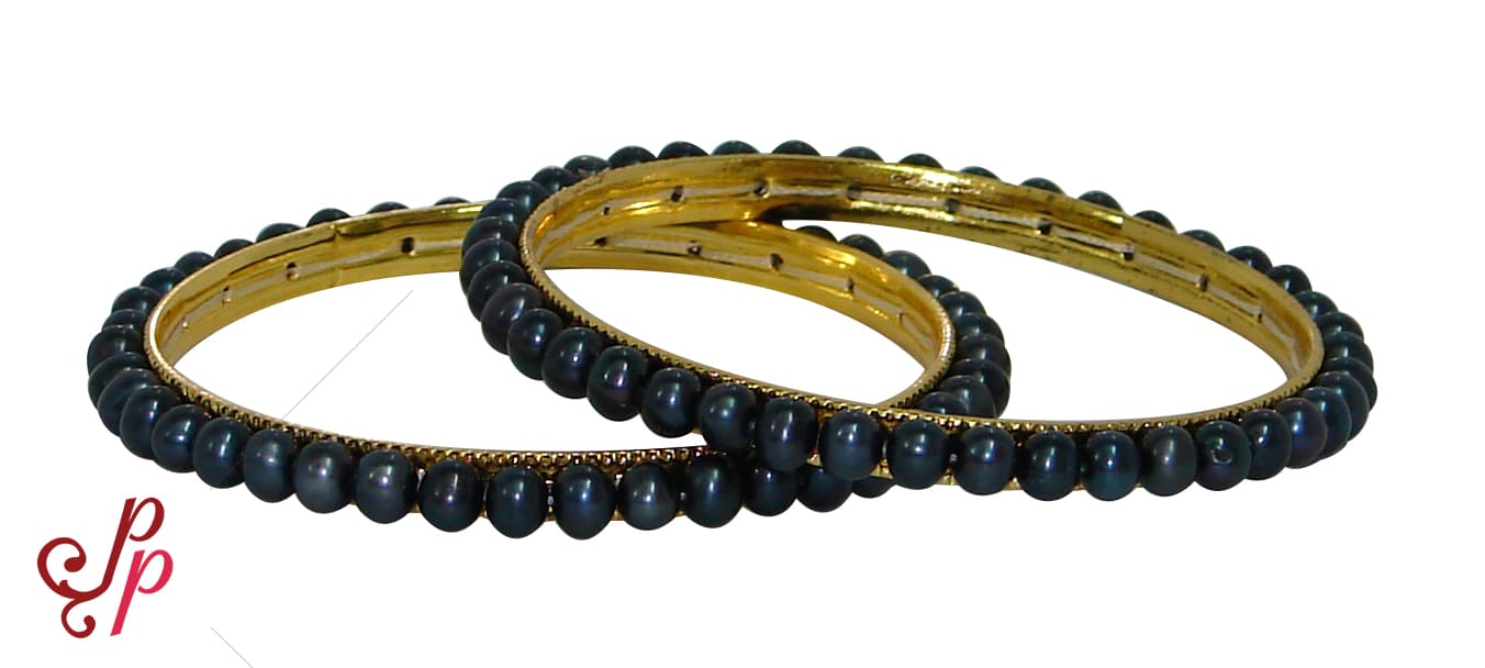 Black pearl bangles in good roundish pearls