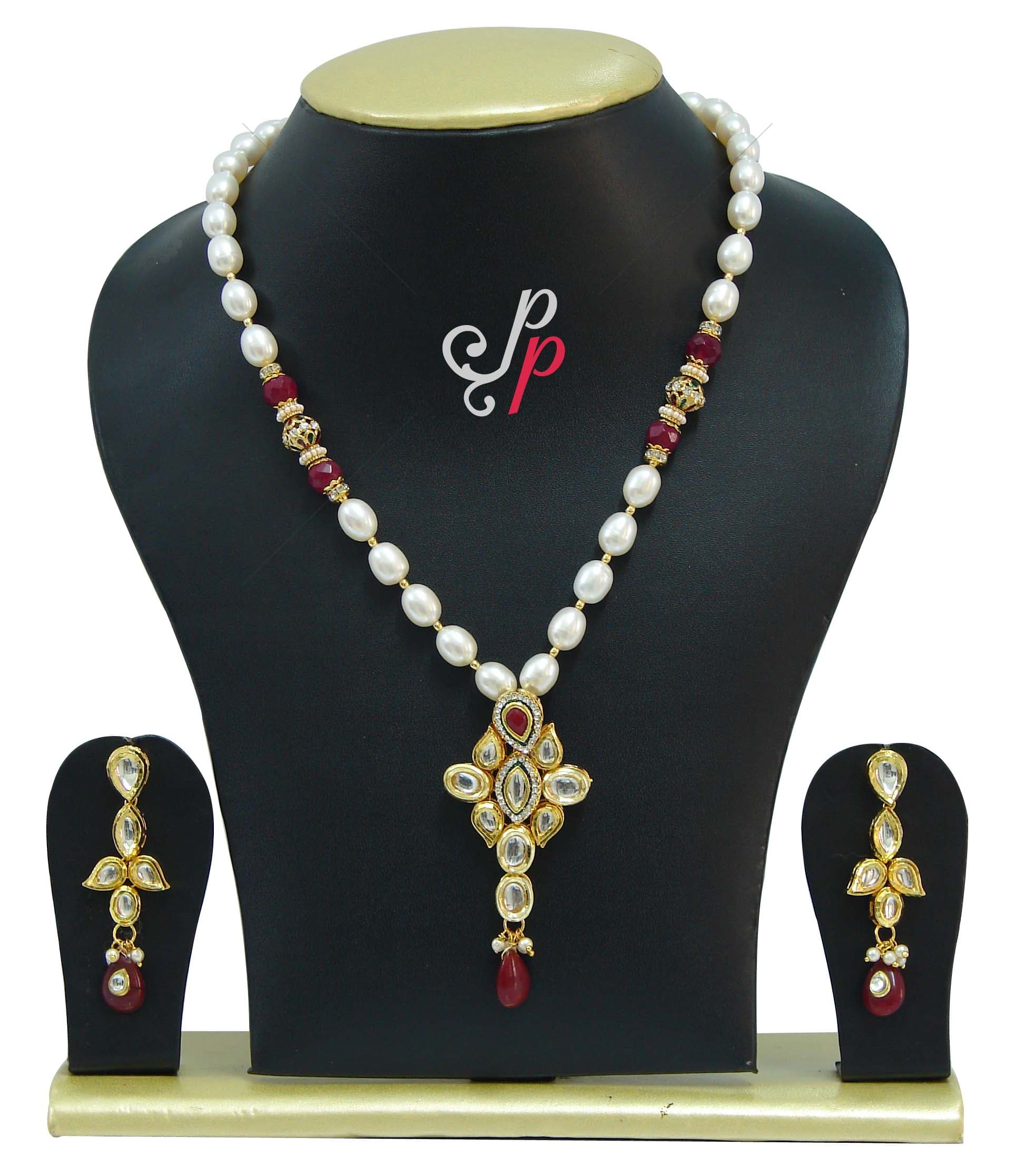 Oval Pearl necklace set in beautiful kundan