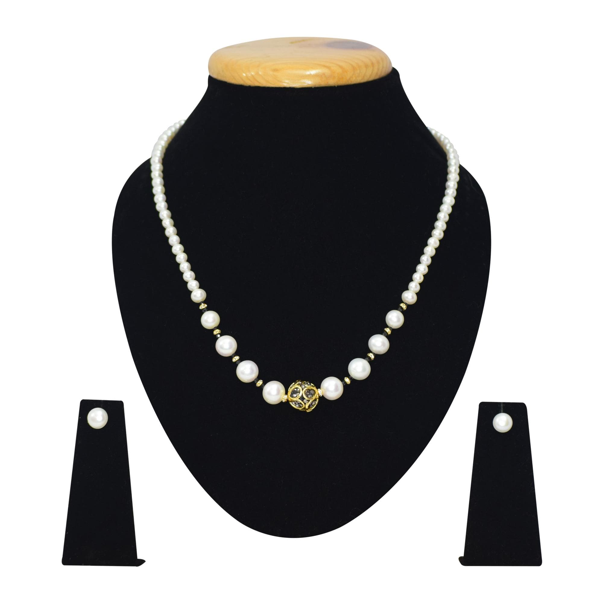 Exquisite White Pearl Graduated Necklace With A Cute Black Onyx Studded Pendant