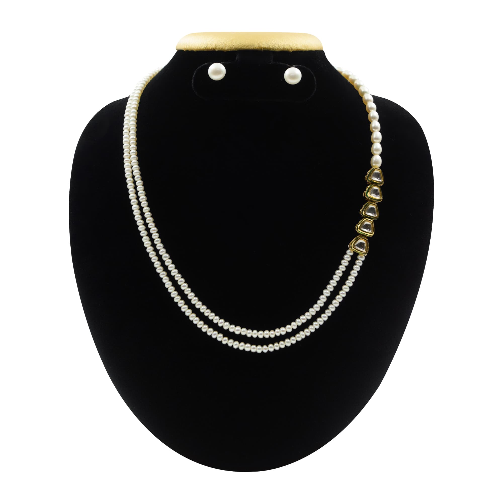 Chic White Pearl Necklace With A Kundan Brooch