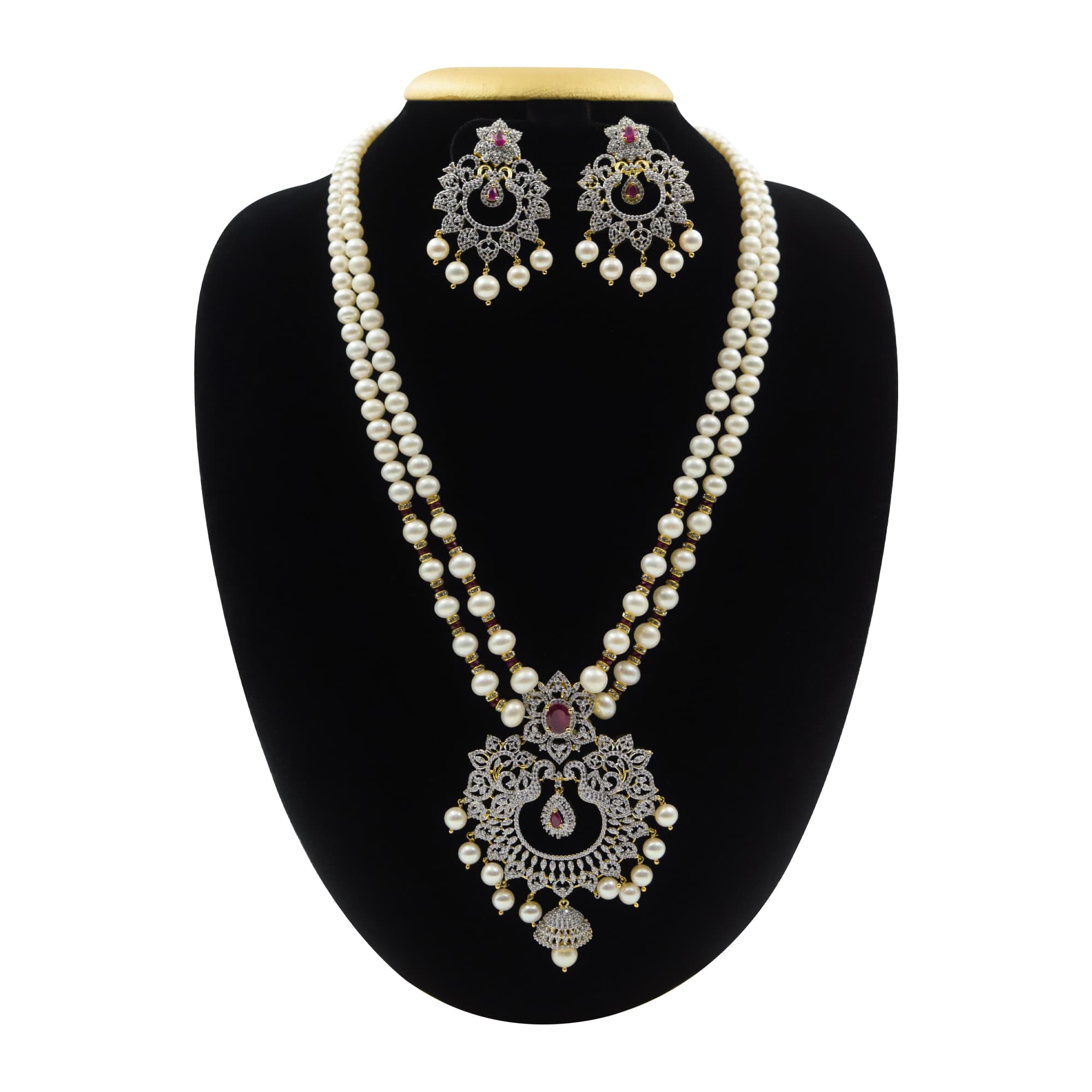 Glamorous Graduated White Pearl Necklace With Royal CZ Pendant