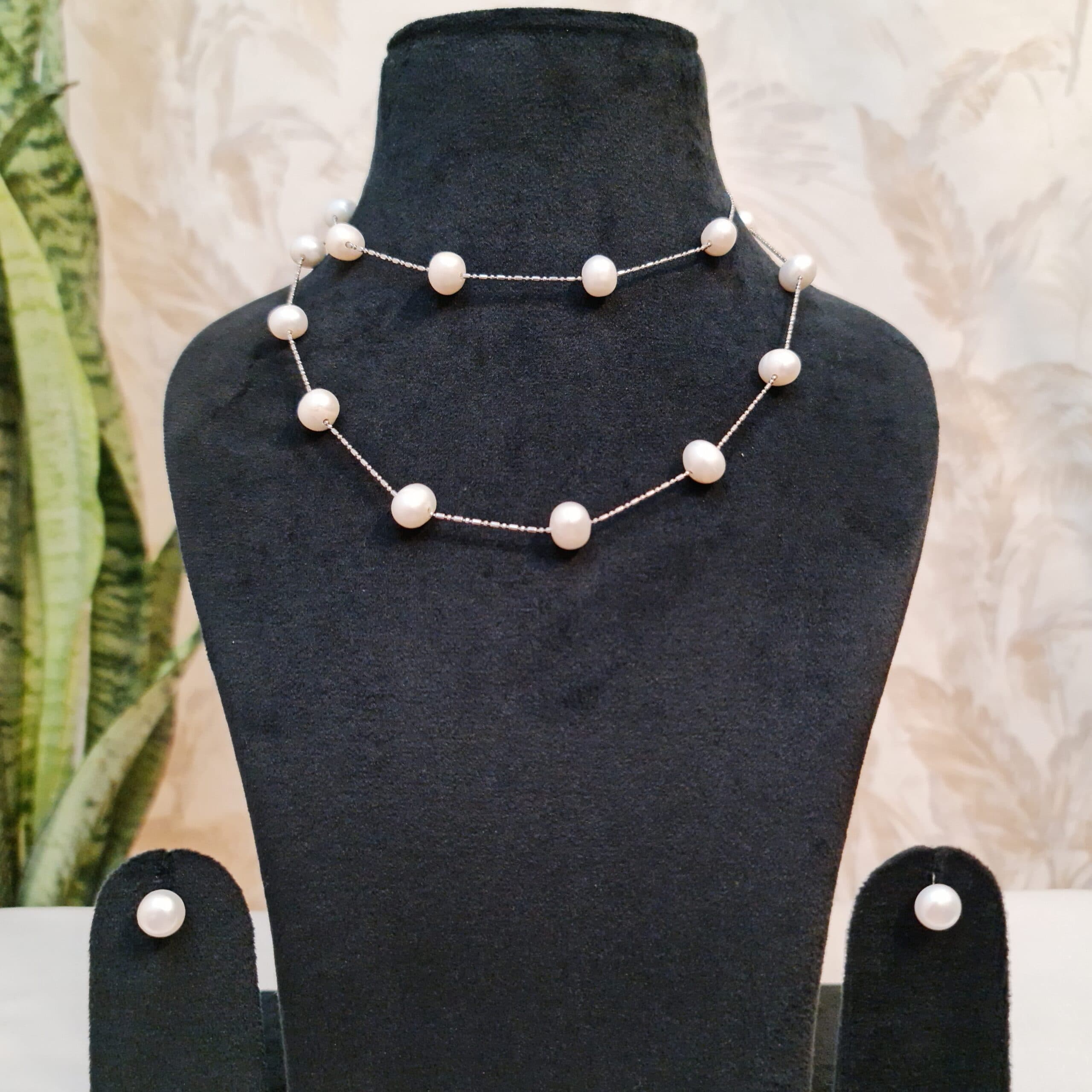 32Inch Long Graceful Roundish White Pearls With Silver Finish Chain - Image 2