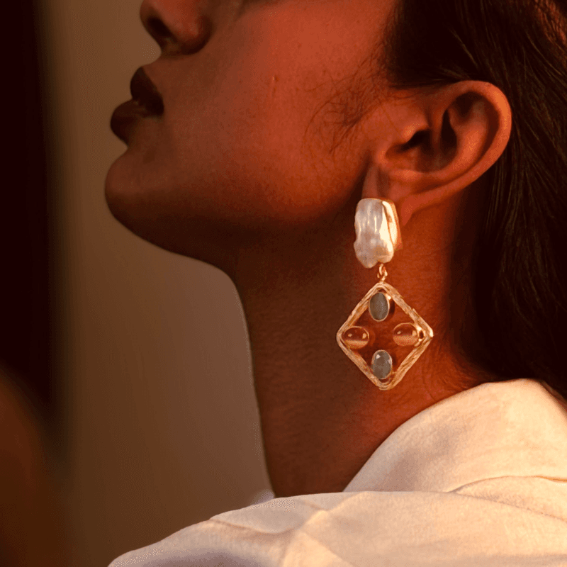 The Turquoise Halo Pearl Drops