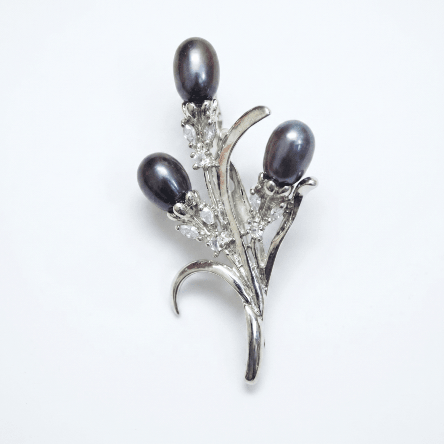Exclusive Pearl Saree Pin / Brooch 07