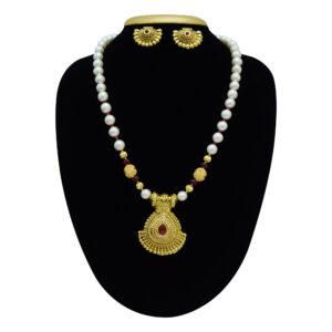 Pearl Necklace in Traditional Temple Jewellery Pendant