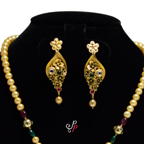 Vintage Collection - Stylish Pearl Necklace in Golden Pearls and Kundan Pendant