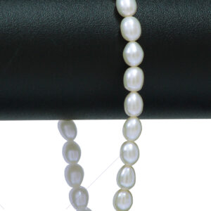 White pearl bracelet in 6.5mm oval pearls