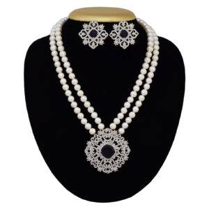 Luxurious Pearl Necklace Set in Finest Pearls and Sapphire Pendant