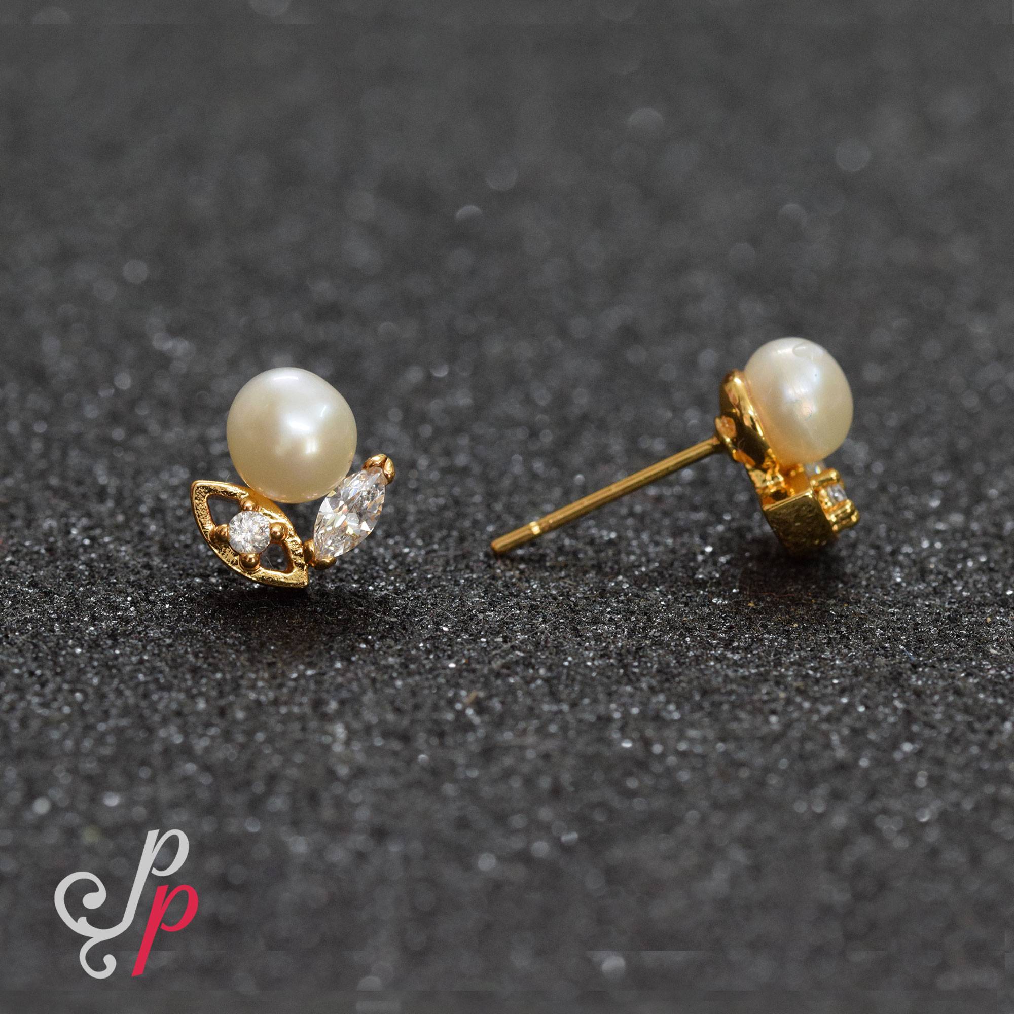Stylish pearl deals earrings