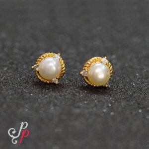 Simple and Pretty Pearl Studs