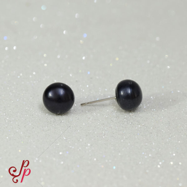 Black Pearl Studs in Freshwater Pearls