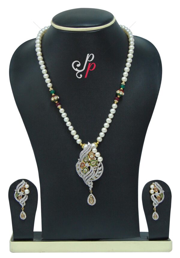 Extremely elegance - Pearl necklace set in fusion pendant