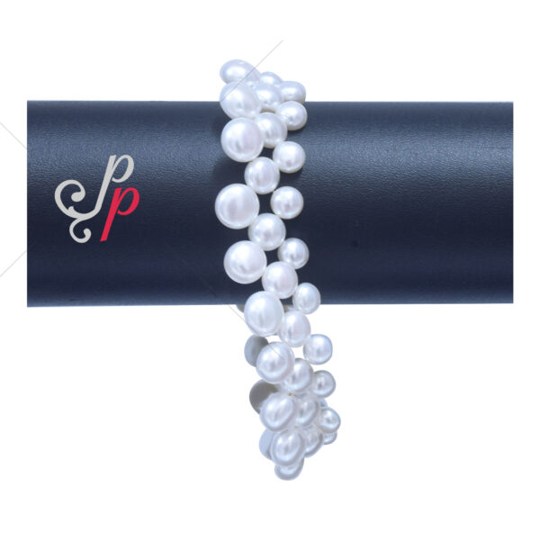 Fancy White button pearl bracelet