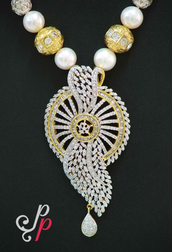 One other ultimate pearl necklace set in our amazing collection