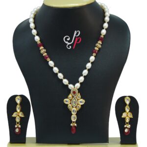 Oval Pearl necklace set in beautiful kundan