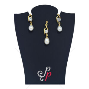 Pearl Pendant Earrings in Korean Gold Metal - Hangings