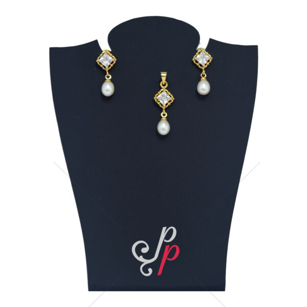 Rhombus Shaped Stylish Pearl Pendant Earrings Set