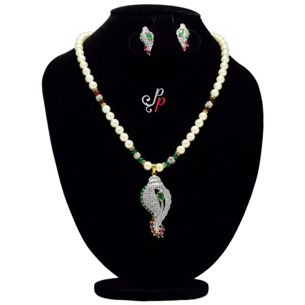 Stylish Pearl Necklace Set with Cronch Shaped Pendant