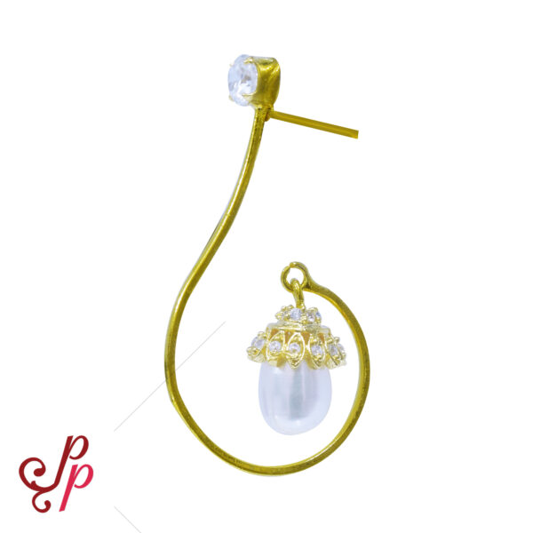 Thats Beauty! Exclusive Pearl Hanging.