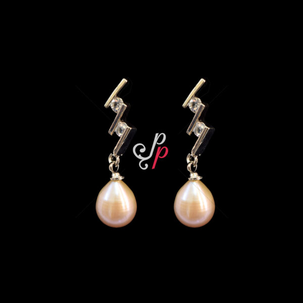 Zig zag styled pearl hangings in light pink pearls