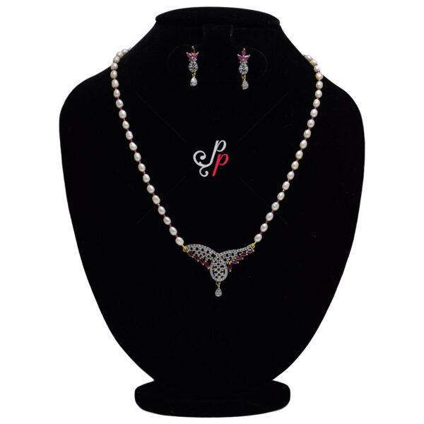 Pretty and Simple Pearl Set in Mangalsutra Pendant