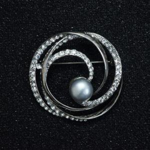 Designer Pearl Saree Pin / Brooch 10