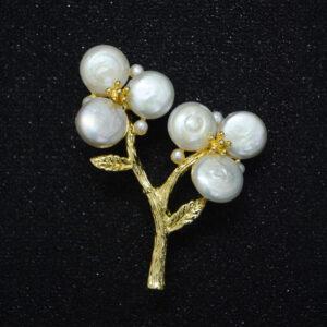 Designer Pearl Saree Pin / Brooch 02