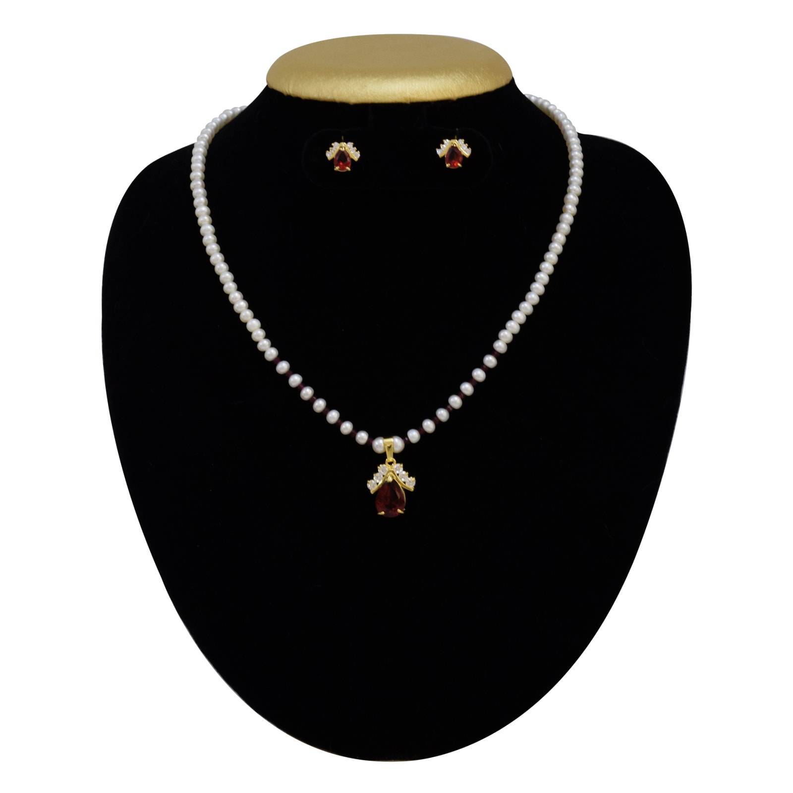 Simple Pearl Necklace Set in Red Stone 