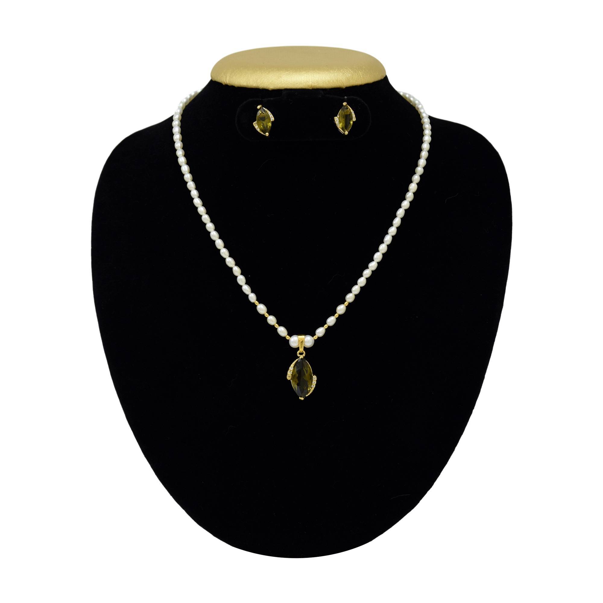 Simple Pearl Necklace set in Green 