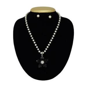 Simple yet Pretty Pearl Set in Black Stone Pendant