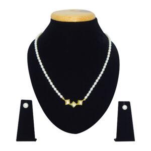 Well crafted single row oval white pearl necklace with kundan stones pendant