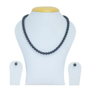 Well crafted 18inch long strikingly beautiful round black dyed pearl necklace set