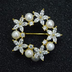 Beautiful Floral Wreath Brooch With White Pearl & Zircons
