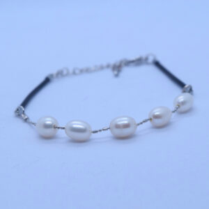 Trendy White Oval Pearls Bracelet For Daily Wear