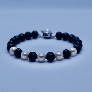 Striking Black & White Round Pearls Bracelet