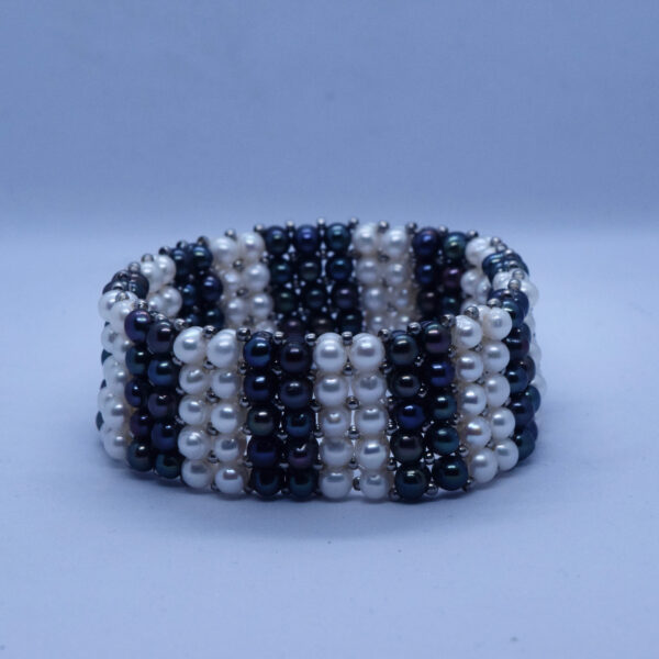 Fabulous White & Multicolored Original Pearls Bracelet3