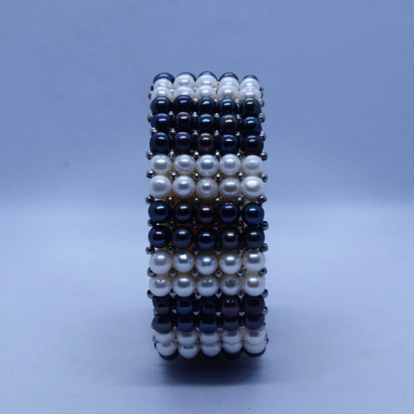 Fabulous White & Multicolored Original Pearls Bracelet2