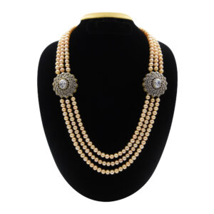 Glamorous Triple-Line Peach Pearls Haar With Sparkling CZ Side Pendants