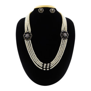 Regal White Pearls Haar With CZ & Black Onyx Side Pendants