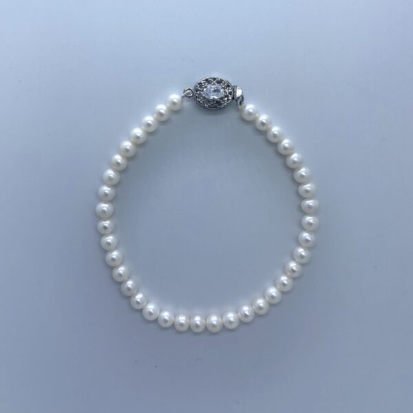 A Luminous & Beautiful Bracelet With 5mm White Round Pearls-1