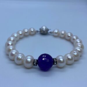 Magnificent White Round Pearls Bracelet With Bright Purple Onyx