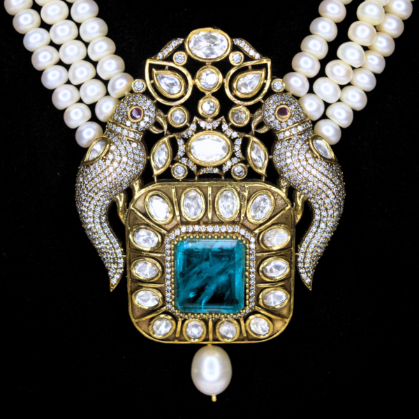 Spectacular White Semi-Round Pearls Haar With Glorious Victorian Pendant-close up