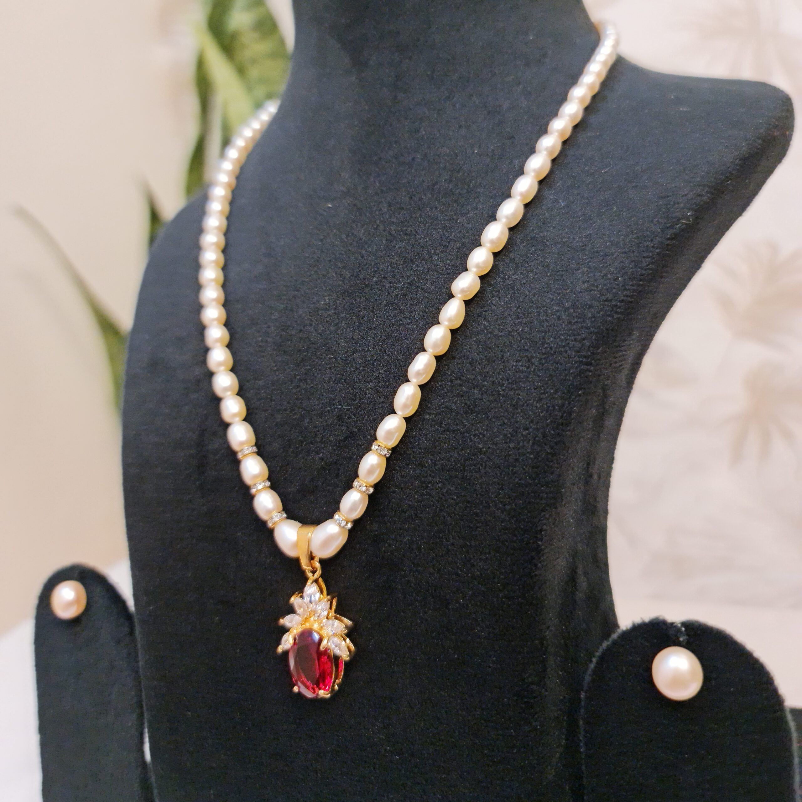 Pearl chain with dollar discount