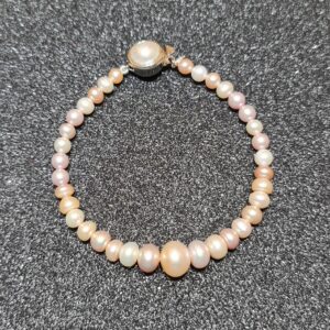 Stunning Graduated Multicoloured Pearls Bracelet With 9.5mm Peach Pearl