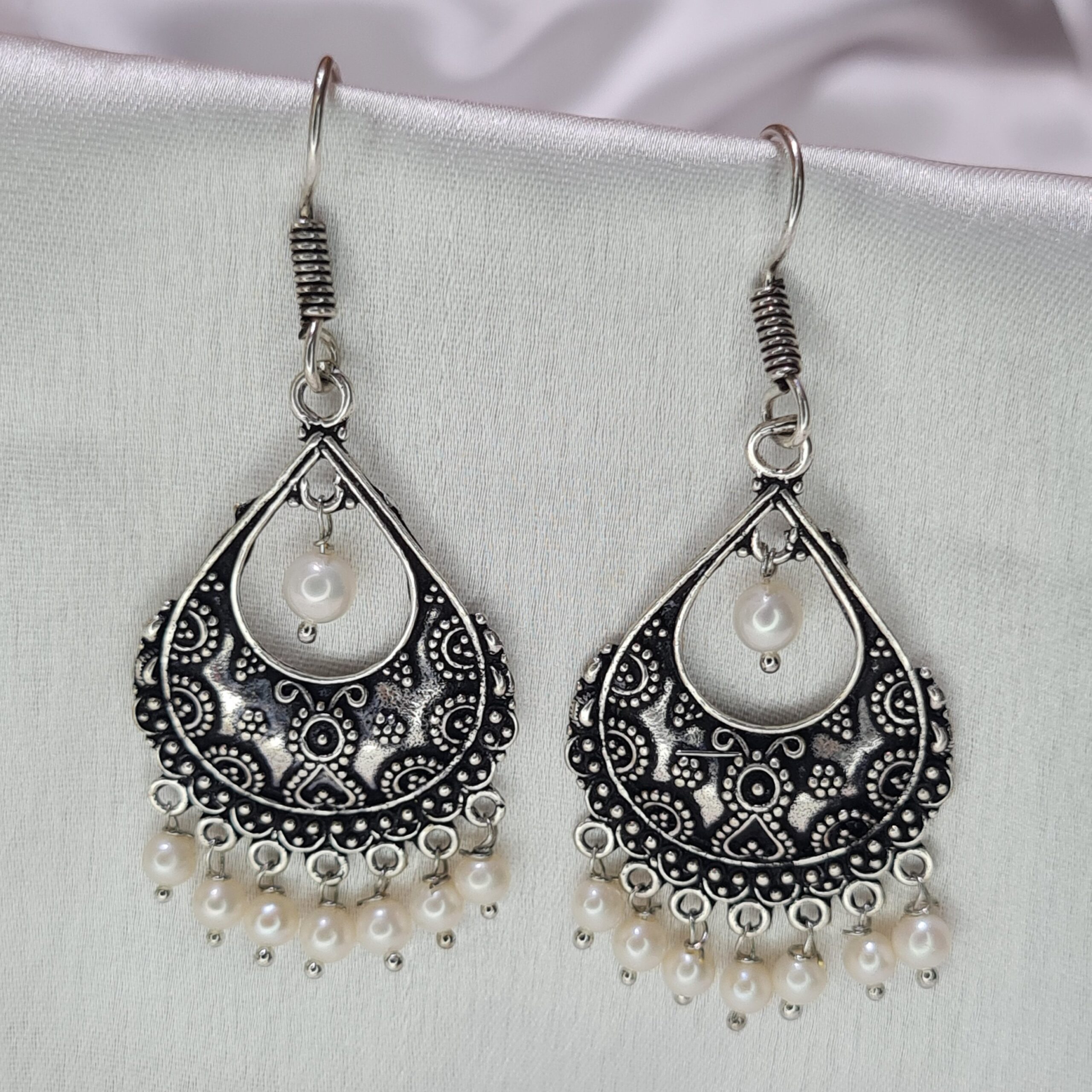 Kashvi Triangle Shaped Oxidised Silver Earring With Pearl N Red Stones -  Laura Designs (India)