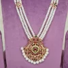 Grand Triple-Line Pearls Haar With Traditional Kemp Pendant- close up